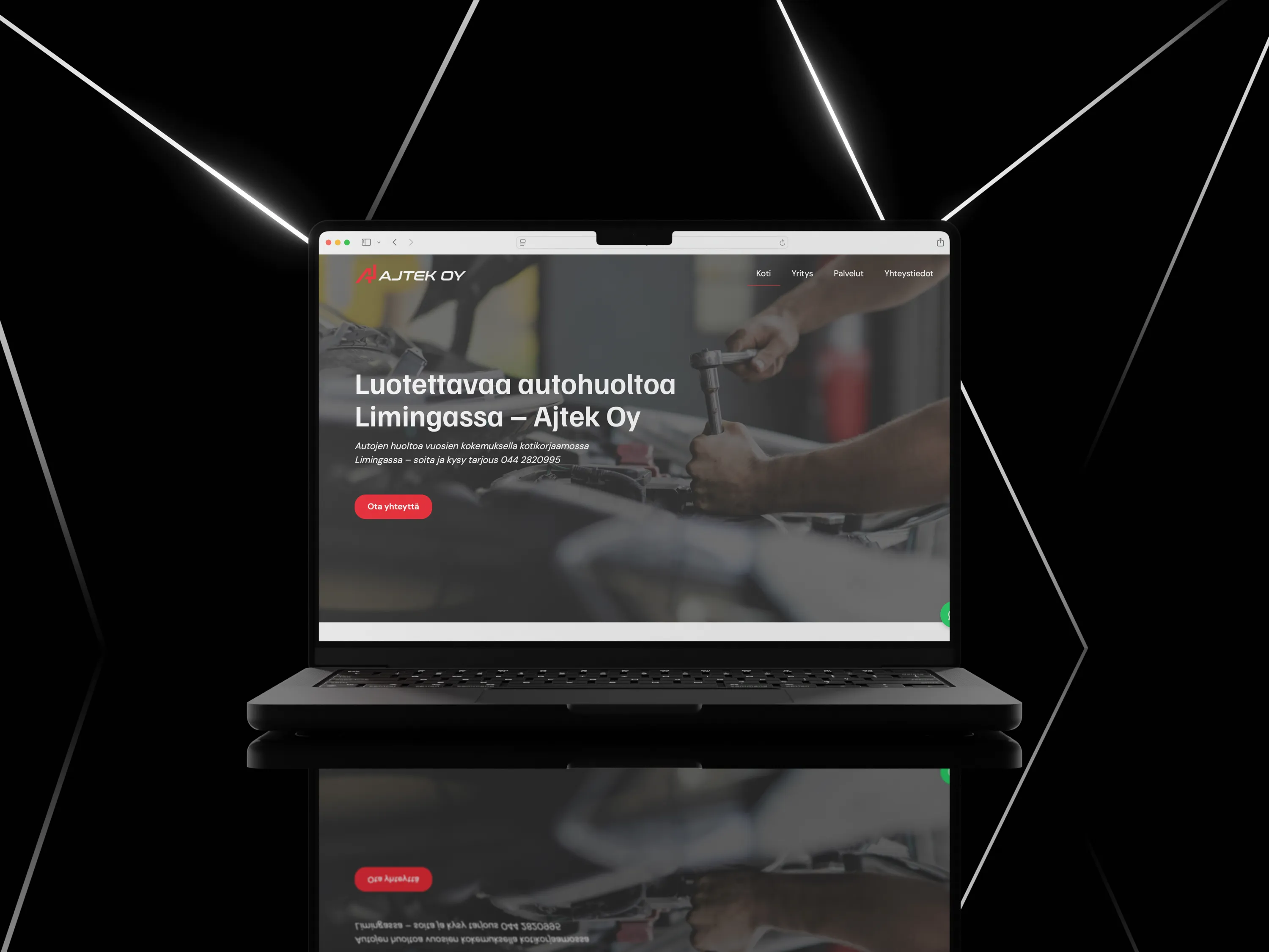 Kannettava tietokone, jossa näkyy Ajtek Oy:n verkkosivusto, jossa korostetaan luotettavaa autohuoltoa Limingassa. Tumma tausta korostaa tietokoneen näyttöä.